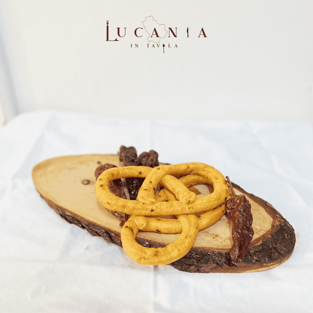 Biscotti a otto ai Peperoni Cruschi – Lucania in tavola